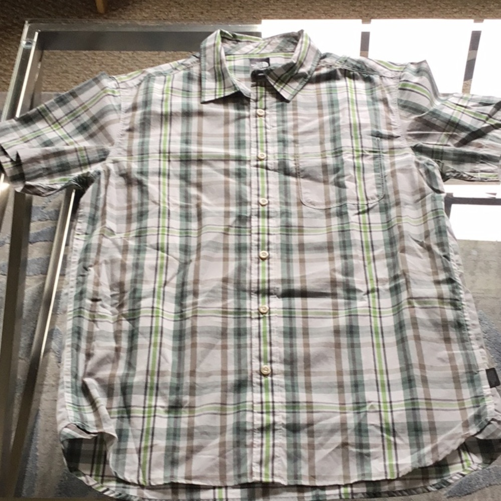 North Face  green short sleeve size medium